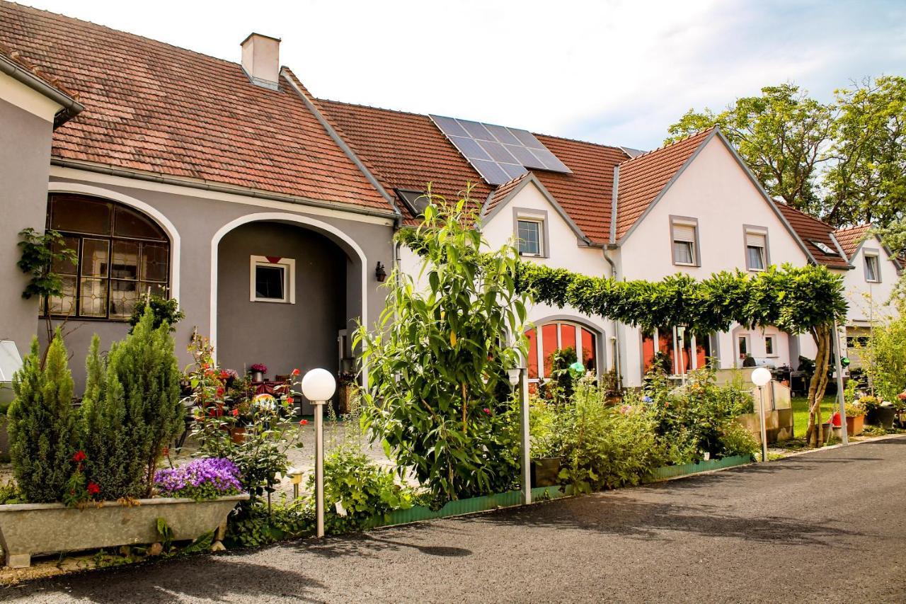 Haus Marianne Hotel Franzhausen Exterior photo